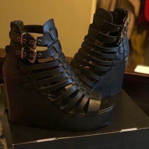 Size 9w wedge from Torrid